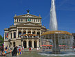 Alte Oper mit Brunnen Foto 
