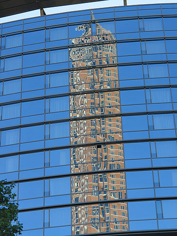 Messeturm Fotografie Attraktion  von Frankfurt 