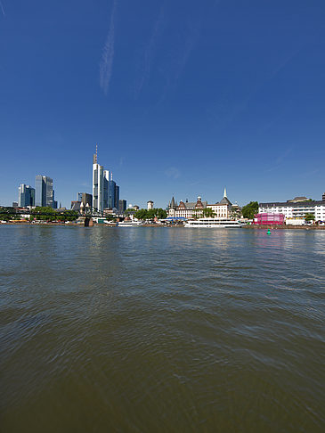 Blick über den Main - Hessen (Frankfurt am Main)