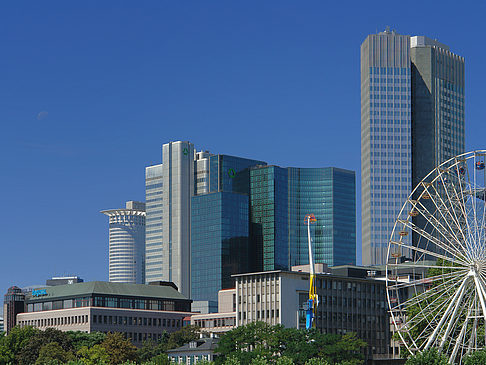 Fotos Eurotower und dresdener Bank mit riesenrad
