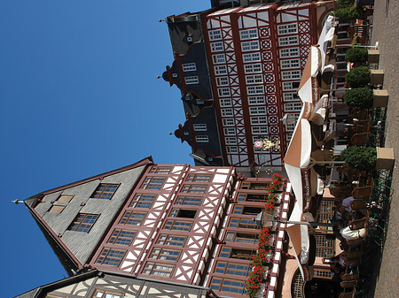 Foto Haus Löwenstein neben großem Laubenberg