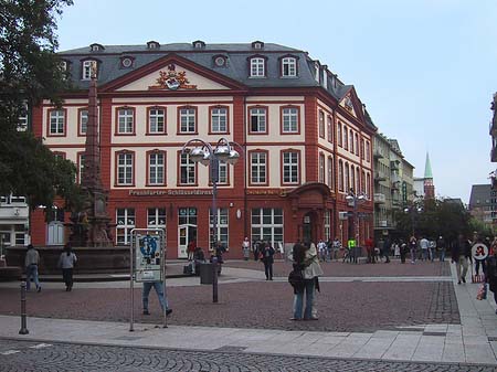 Platz vor Liebfrauenkirche Foto 