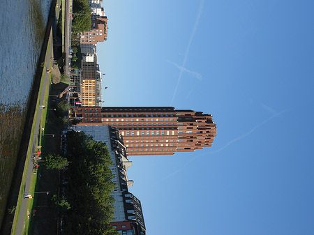 Fotos Main Plaza mit Ufer | Frankfurt am Main