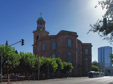 Paulskirche mit Busch Fotos