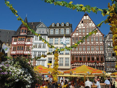 Fotos Römer geschmückt mit Girlanden | Frankfurt am Main